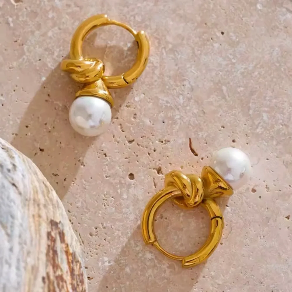 NEW Elegant Gold and Pearl Hoop Earrings